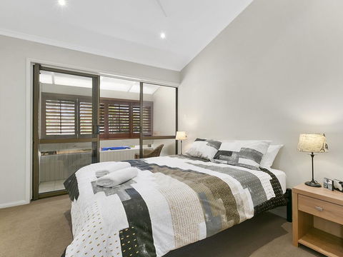A Superb Location For Enjoying The Best Of Noosa - Unit 2/69 Noosa Parade - Accommodation Search 3