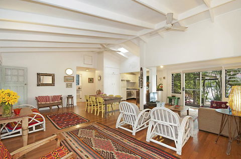 A SWEET ESCAPE - Aluna - Accommodation Search 1