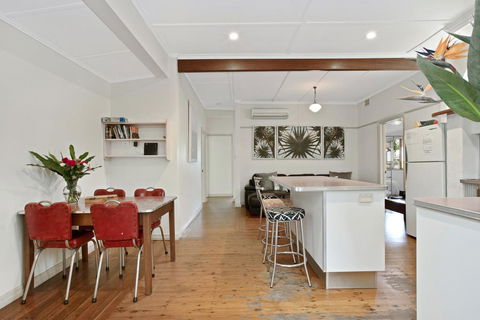 A SWEET ESCAPE - Byron Surf Cottage - Walk To Byron - Accommodation Search 3