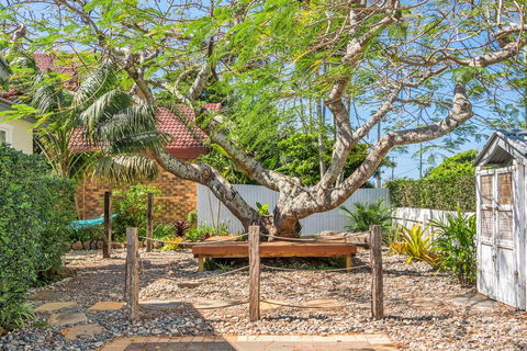 A SWEET ESCAPE - Byron Surf Cottage - Walk To Byron - Accommodation Search 0