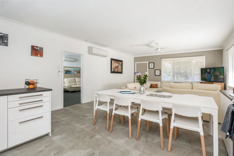 A SWEET ESCAPE - Carefree Beach Home - Accommodation Search 2