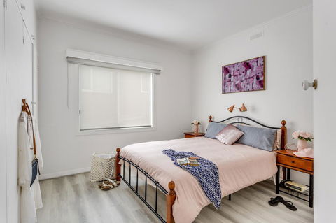A Wave From It All - Accommodation Search 0