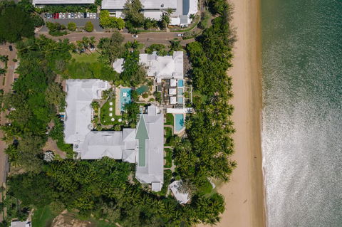 Absolute Beachfront Apt. With Private Pool In Alamanda Beachfront Resort (48) - Accommodation Search 1