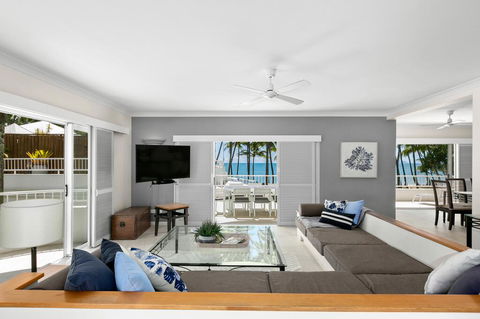 Absolute Beachfront Apt. With Private Pool In Alamanda Beachfront Resort (48) - Accommodation Search 2