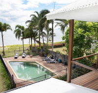 ABSOLUTE BEACHFRONT BLISS  NEWELL BEACH - Accommodation Search