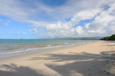 ABSOLUTE BEACHFRONT BLISS @ NEWELL BEACH - Accommodation Search 1