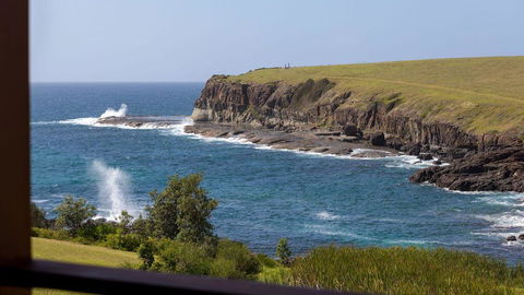 Absolute Oceanfront Cottage - Accommodation Search 1