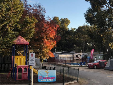 Acacia Caravan Park & Holiday Units - Accommodation Search 0