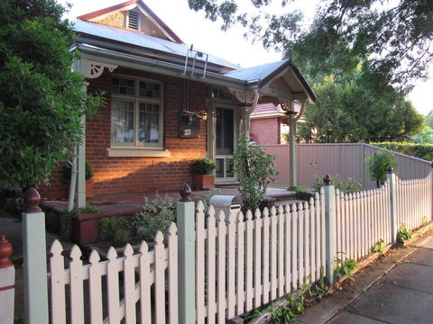 Acacia Cottage On Peel, Bathurst - Accommodation Search 1