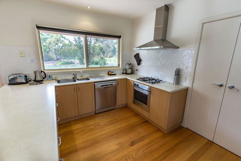 Acacia Lakehouse - The Lake At Your Doorstep - Accommodation Search 2