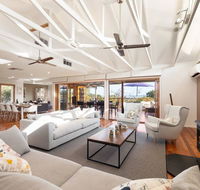 Acqua Vista - water view fireplace walk to beach - Accommodation Search