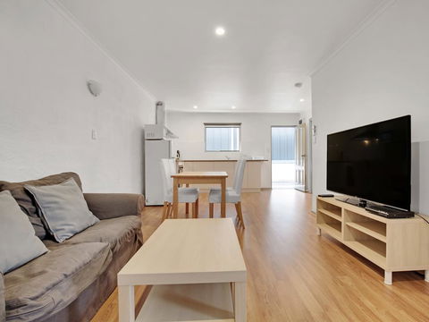 Adelaide Holiday Homes - Accommodation Search 2