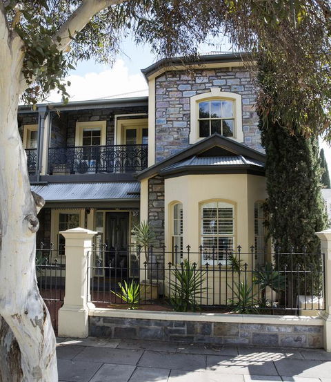 Adelaide Mackinnon - Accommodation Search 3