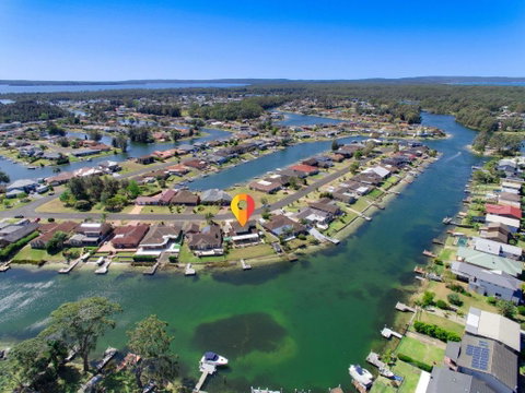 Doug\'s Jetty - Accommodation Search 1