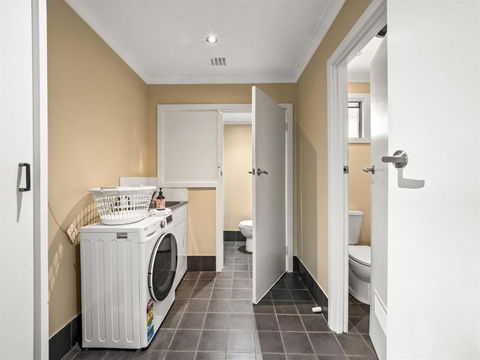 Eagle Bay Beach House - 300m To The Beach! - Accommodation Search 4