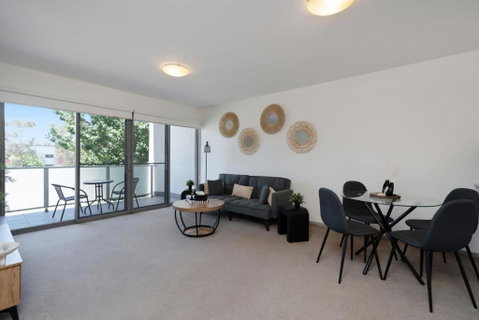 Elegant 2-Bed Apartment With Balcony - Accommodation Search 1