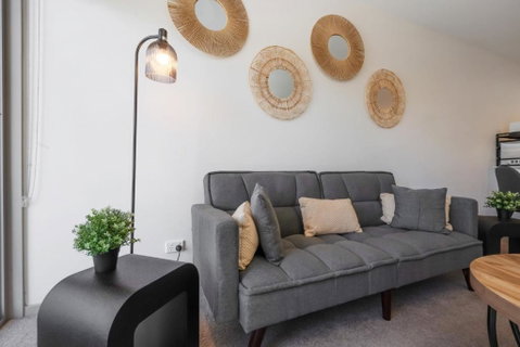 Elegant 2-Bed Apartment With Balcony - Accommodation Search 0