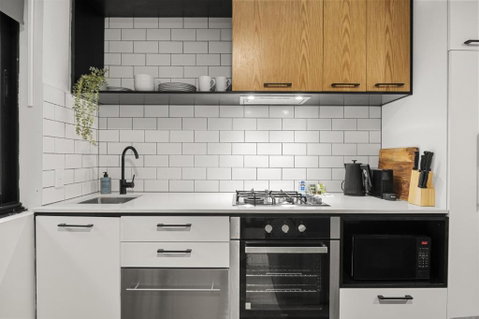 Elegant East Melbourne 1-Bed By Fitzroy Gardens - Accommodation Search 1