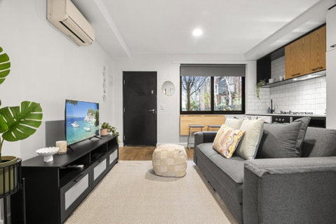 Elegant East Melbourne 1-Bed By Fitzroy Gardens - Accommodation Search 0