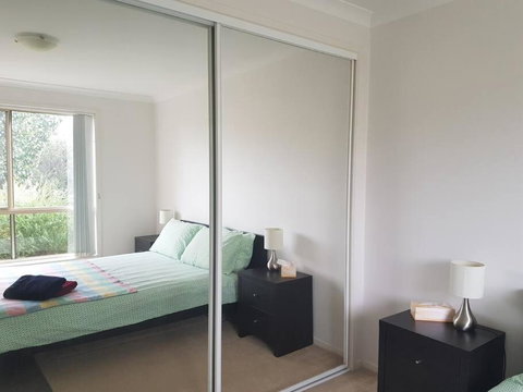 Entire 2BR Sunny House @Franklin, Canberra - Accommodation Search 4
