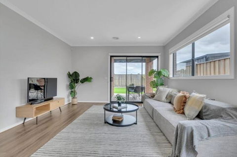 Entire HouseShort Long Term Stay In Lara - Accommodation Search 0