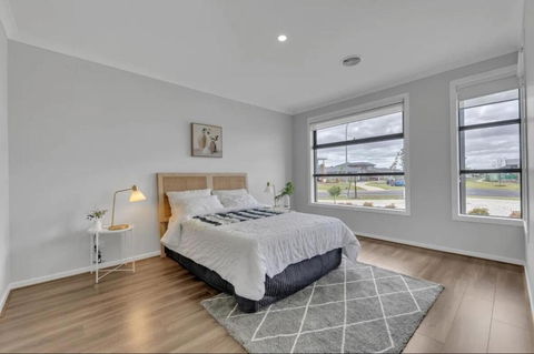Entire HouseShort Long Term Stay In Lara - Accommodation Search 3