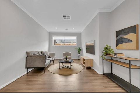 Entire HouseShort Long Term Stay In Lara - Accommodation Search 4