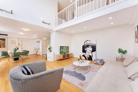 Epic CBD City View 3BR Penthouse Walk To Station&shopping Centre - Accommodation Search 1