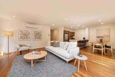 Esplanade Escape To The Brighton Beach Boxes - Accommodation Search 0