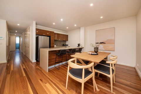 Esplanade Escape To The Brighton Beach Boxes - Accommodation Search 4
