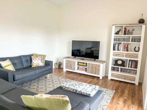 Eucalyptus House - Accommodation Search 0