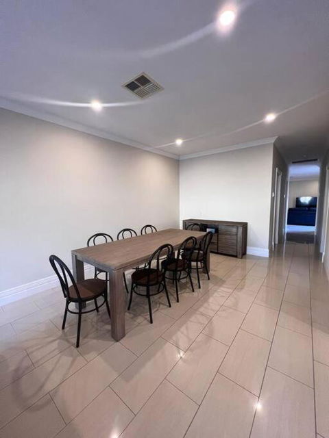 Executive Villa Close To CBD With Spa - Accommodation Search 3