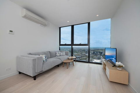 EQ Tower Modern Apartments Melbourne Central CBD - Accommodation Search 3