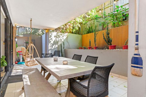 Fab Bondi 2-Bed With Courtyard & Alfresco Dining - Accommodation Search 1