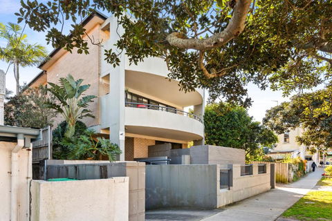 Fab Bondi 2-Bed With Courtyard & Alfresco Dining - Accommodation Search 4