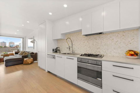 Fab Penthouse Near Bondi / Bronte, Shops & Bars - Accommodation Search 1