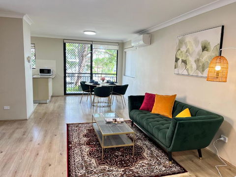 Fabulous 2 Bedroom Apartment, Secured Free Parking - Accommodation Search 1