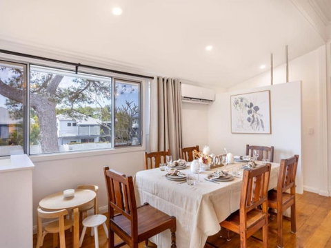 Family Friendly Cozy 4BR House At Annerley - Accommodation Search 1