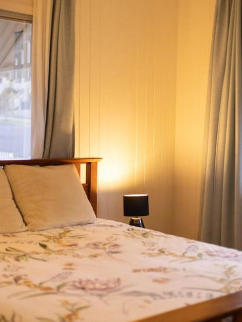 Family Friendly Cozy 4BR House At Annerley - Accommodation Search 4