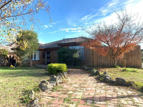 Family Home In Prime Location Melbourne - Accommodation Search 2