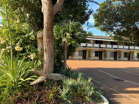 Flag Motor Lodge - Accommodation Search 2