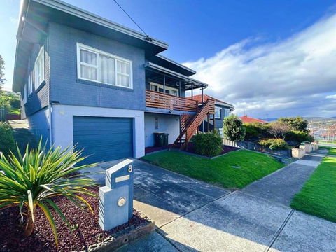 Fonton Blue Holiday Home Close To City And Airport - Accommodation Search 0