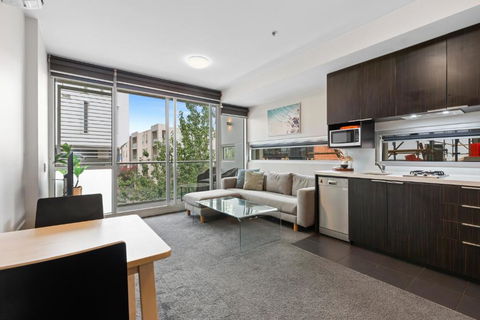 Fitzroy North 1-Bed With Balcony By Edinburgh Park - Accommodation Search 2