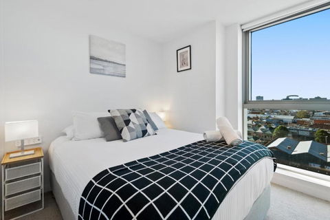 FLEMINGTON - Melbourne City Views - Accommodation Search 2