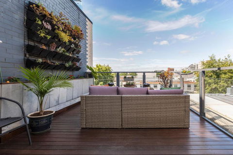 FUN&KY Parking 2 Patios WFH WiFi City Views - Accommodation Search 1