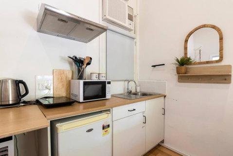 Gawler Townhouses 1C , 1 Queen Bed - Accommodation Search 4