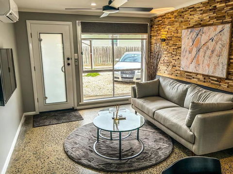 Geelong West Unit - Accommodation Search 2