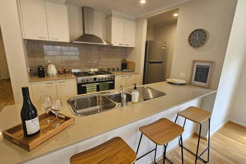 Getaway On Amaroo Way - Accommodation Search 4