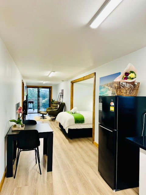 GORGE Chocolates Tiny House - Accommodation Search 3