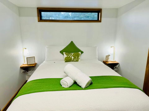 GORGE Chocolates Tiny House - Accommodation Search 4